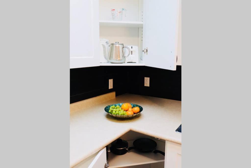 Sun Dog Manor Apartment Maple Creek Ngoại thất bức ảnh