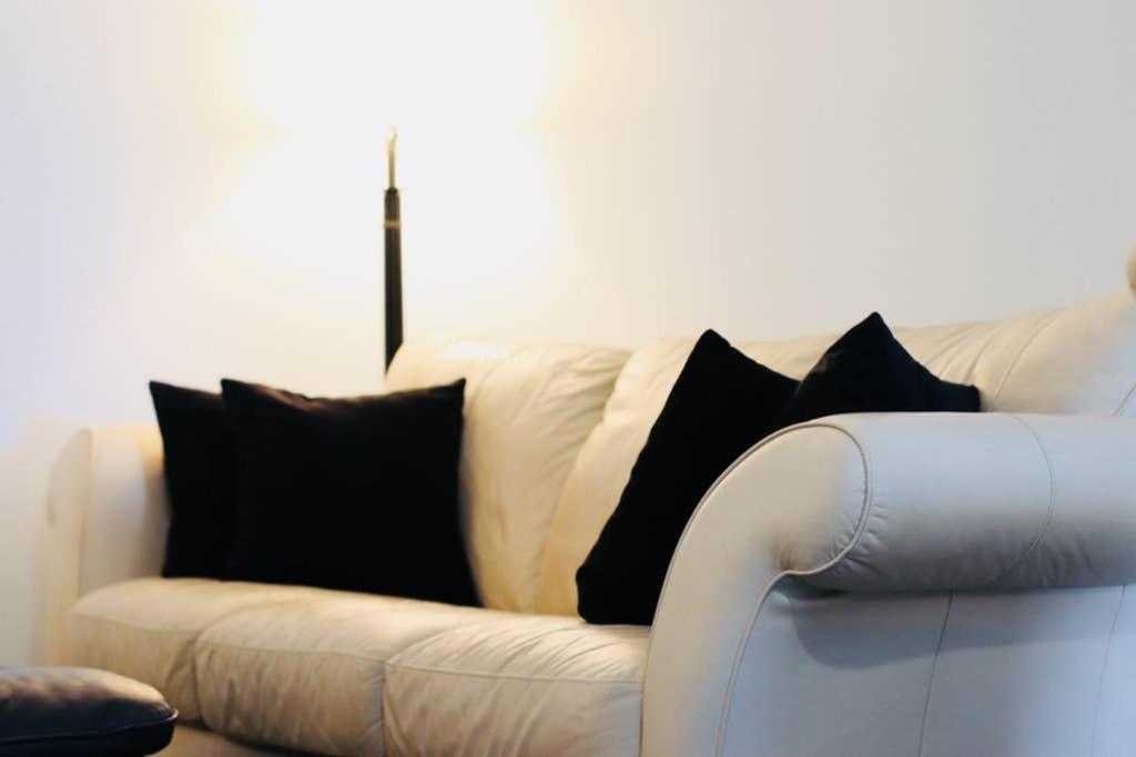 Sun Dog Manor Apartment Maple Creek Ngoại thất bức ảnh