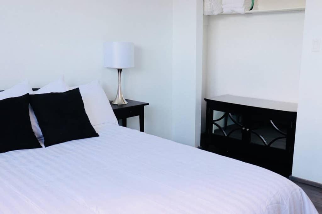 Sun Dog Manor Apartment Maple Creek Ngoại thất bức ảnh