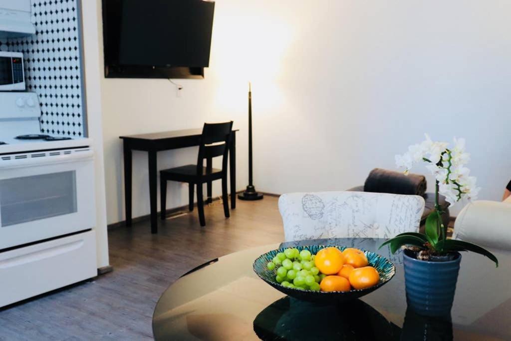 Sun Dog Manor Apartment Maple Creek Ngoại thất bức ảnh