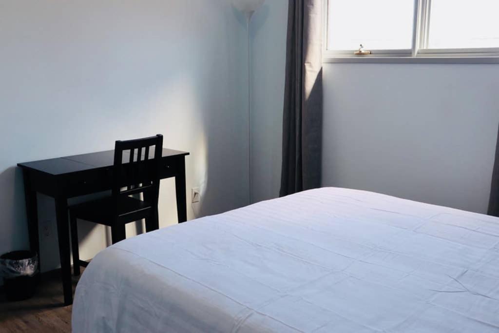 Sun Dog Manor Apartment Maple Creek Ngoại thất bức ảnh